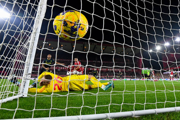 赛期间违反 赛期间违反