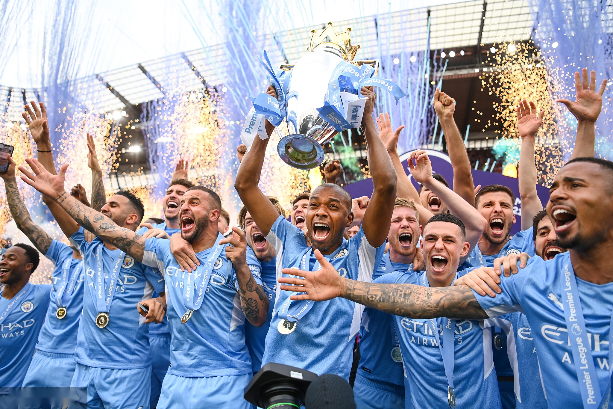 城市竞相举 城市竞相举